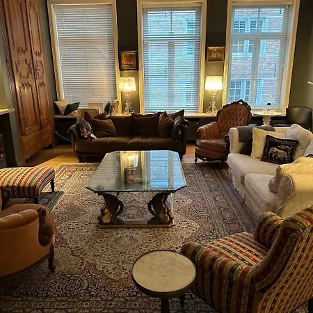 Luxury 2 Bedrooms 2 Bathrooms 3 Beds *